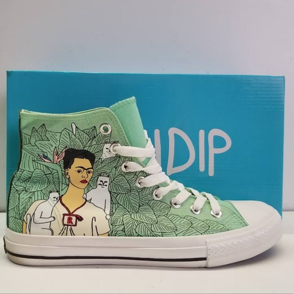 SHOES & MATCHING SHIRT - Picture 3 of 4